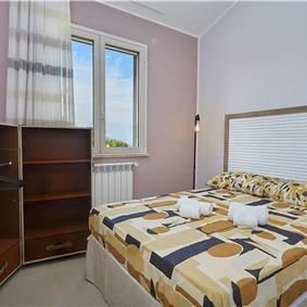 5 bedroom villa with infinity pool, Castellammare del Golfo, sleeps 9